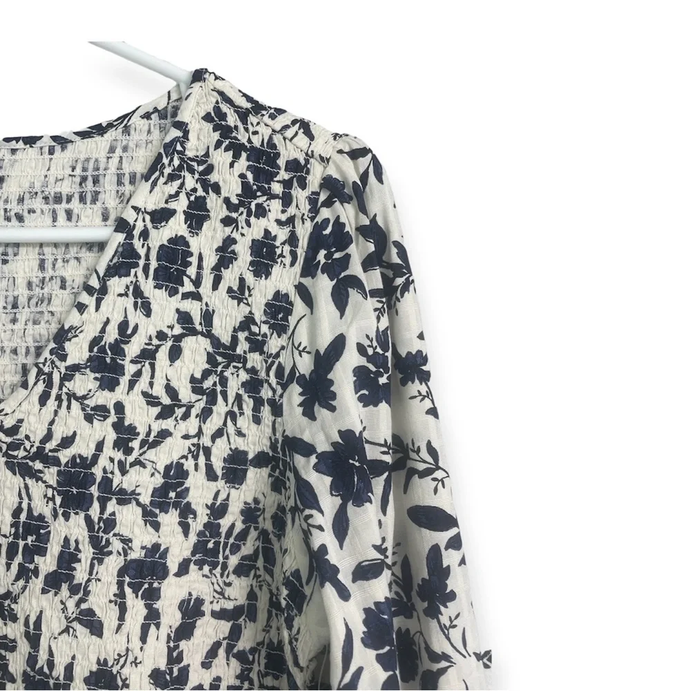 Old Navy Smocked V- Neck Floral Print Feminine Boho Dress Size Medium - Picture 7 of 11